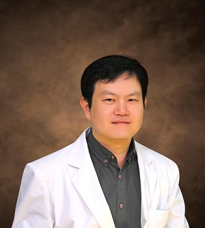 Dr. Euiseok Han